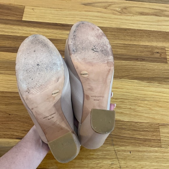 BCBGMaxAzria Women’s Tan Slip On Heels Size 8.5 - Picture 6 of 7